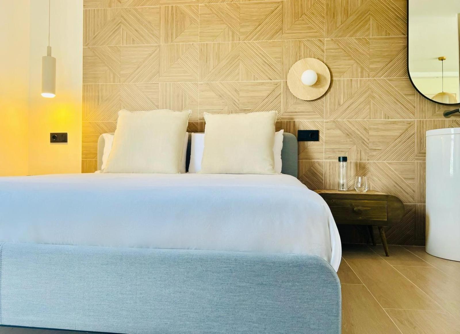 Canaryislandshost l Mare Suites Lanzarote Puerto del Carmen  Esterno foto