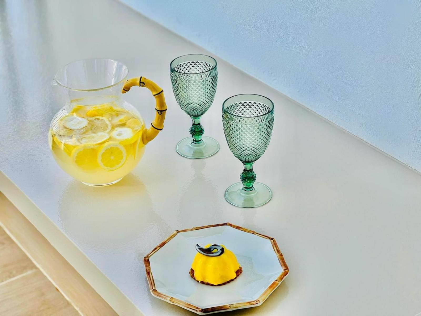 Canaryislandshost l Mare Suites Lanzarote Puerto del Carmen  Esterno foto